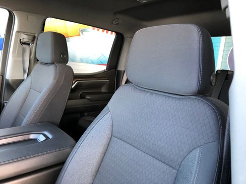 Used 2025 Chevrolet Silverado 1500 LT AWD/4WD image 17