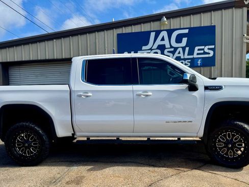 Used 2019 GMC Sierra 1500 SLE w/ X31 Off-Road Package AWD/4WD image 7