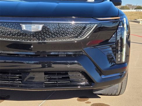 New 2026 Cadillac Optiq Sport 2 w/ LPO, Floor Liner Package AWD/4WD image 6