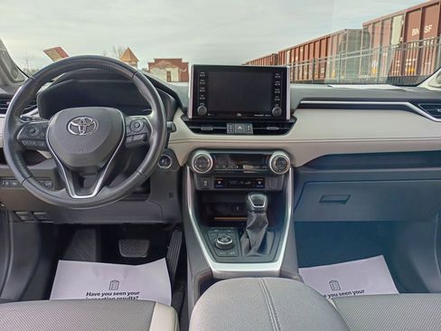 Used 2021 Toyota RAV4 Limited image 23