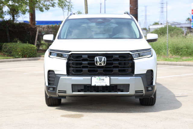 New 2026 Honda Pilot Touring image 2