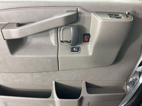 Used 2024 Chevrolet Express 2500 image 19