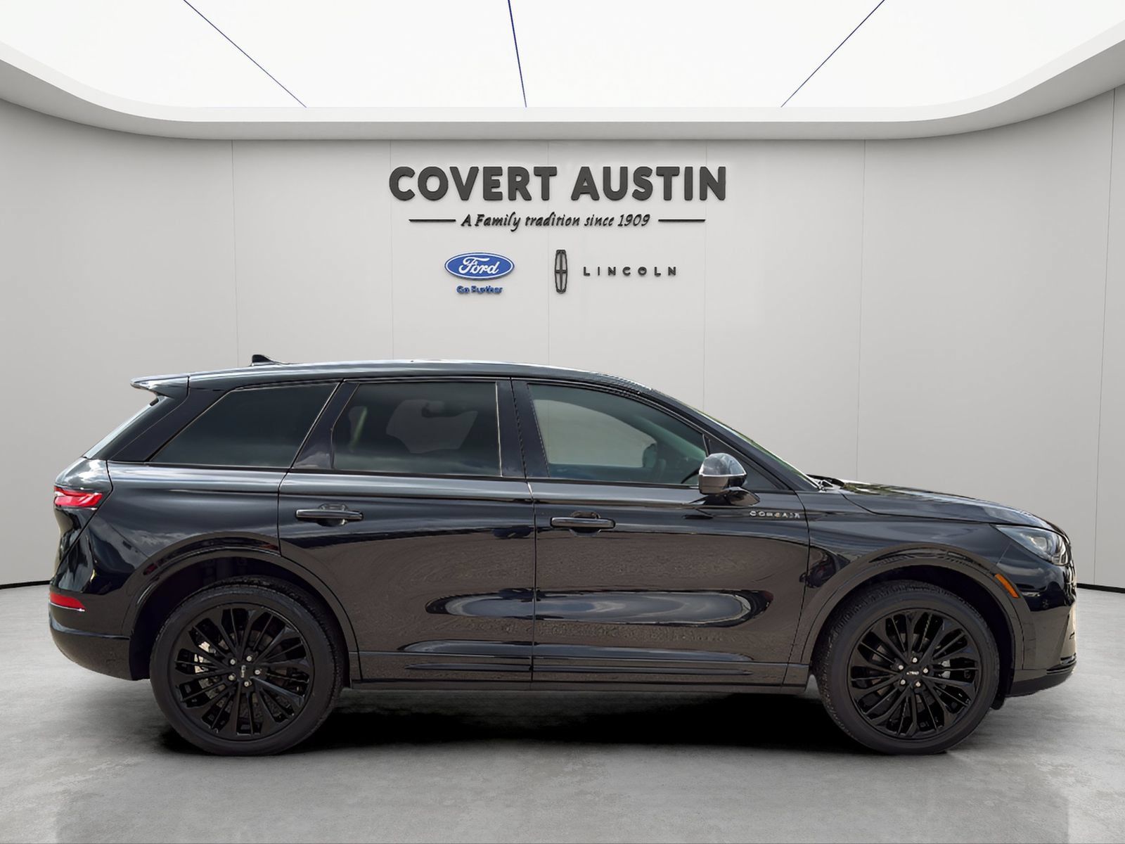 Used 2023 Lincoln Corsair FWD w/ Equipment Group 101A image 6