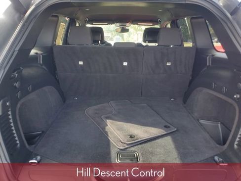 Used 2019 Jeep Grand Cherokee Laredo image 8