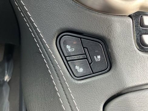 Used 2020 GMC Yukon XL Denali w/ Open Road Package image 24