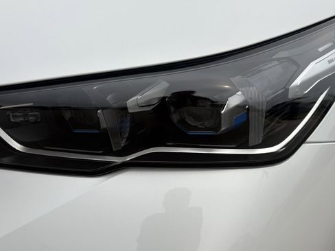 Used 2026 BMW 530i xDrive w/ M Sport Package image 6