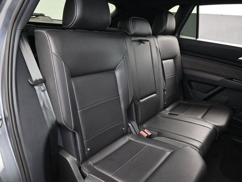 Used 2022 Volkswagen Atlas Cross Sport SE w/ Black Wheel Package image 41