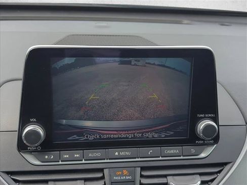 Used 2024 Nissan Altima 2.5 SR FWD image 13