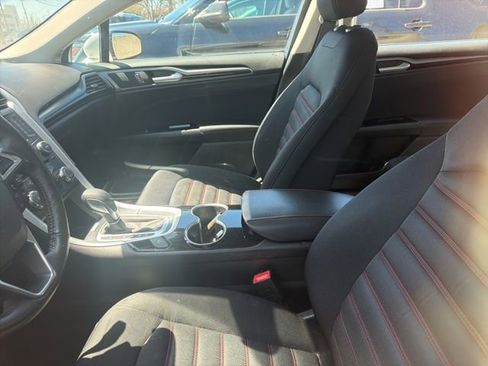 Used 2016 Ford Fusion SE image 8