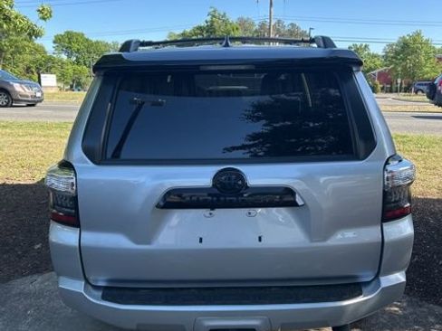 Used 2021 Toyota 4Runner Venture w/ Moonroof Package AWD/4WD image 3