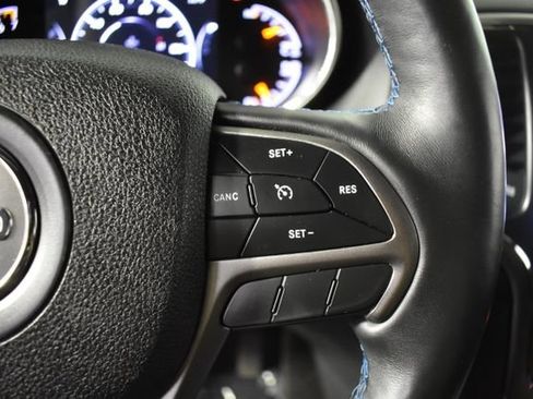 Used 2018 Jeep Grand Cherokee Laredo AWD/4WD image 16