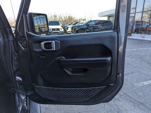 Used 2019 Jeep Wrangler Unlimited Sport S image 31