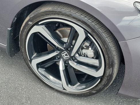 Used 2018 Honda Accord Sport image 8