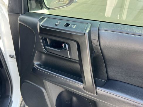 Used 2019 Toyota 4Runner SR5 AWD/4WD image 19