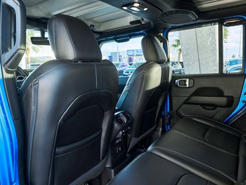 Used 2022 Jeep Wrangler Unlimited Sahara image 24