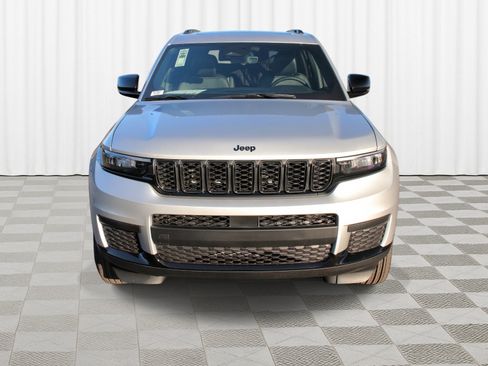New 2025 Jeep Grand Cherokee L Altitude image 34