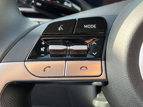 Certified 2023 Hyundai Elantra SEL w/ Convenience Package image 17