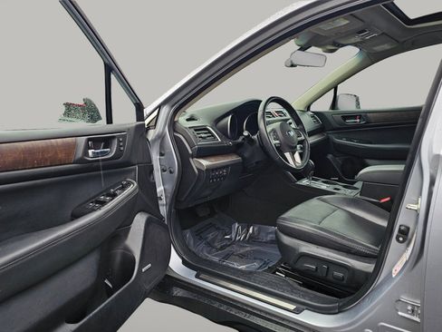 Used 2017 Subaru Outback 2.5i Limited AWD/4WD image 18