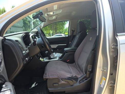 Used 2019 Chevrolet Colorado LT w/ LT Convenience Package RWD image 11