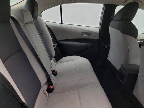 Used 2021 Toyota Corolla LE image 19