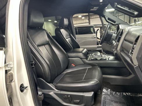 Used 2021 Ford Expedition XLT image 29