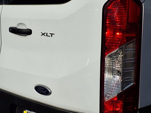 Used 2022 Ford Transit 350 XLT image 23