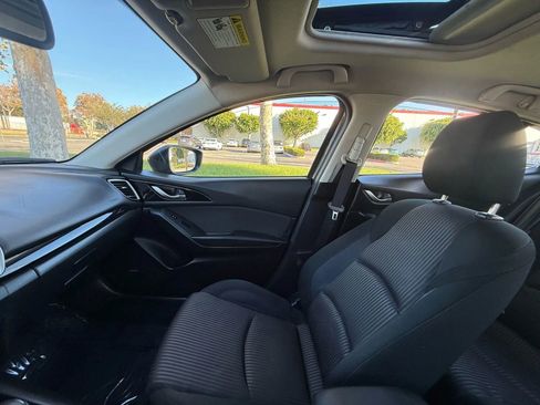 Used 2016 MAZDA MAZDA3 i Touring w/ Popular Equipment Package image 10
