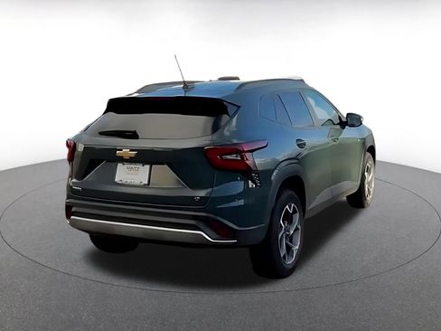 Used 2025 Chevrolet Trax LT image 11