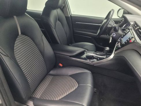 Used 2020 Toyota Camry SE image 21