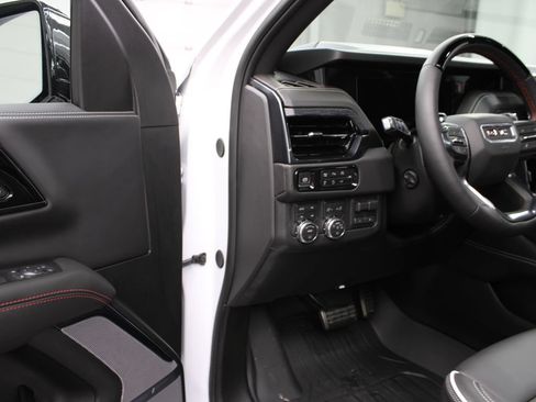 Used 2026 GMC Yukon AT4 Ultimate w/ LPO, Floor Liner Package AWD/4WD image 66