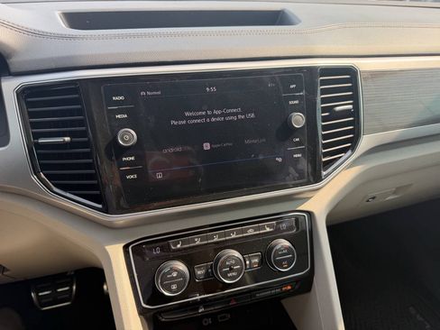 Used 2018 Volkswagen Atlas SEL AWD/4WD image 23