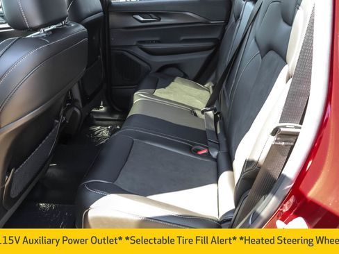 New 2025 Jeep Grand Cherokee Altitude image 9