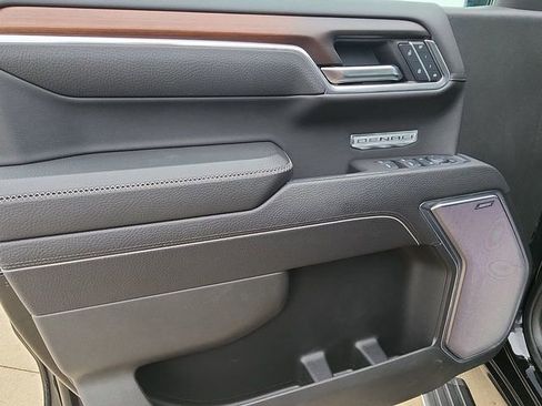 Certified 2025 GMC Sierra 1500 Denali w/ Denali Reserve Package image 23