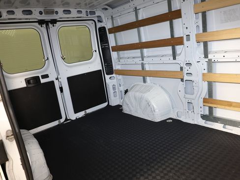 Used 2025 RAM ProMaster 2500 w/ U-Haul Equipment Group FWD image 26