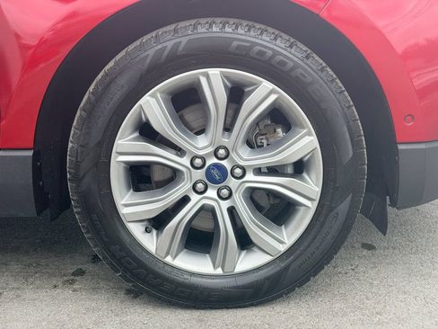 Used 2019 Ford Edge Titanium w/ Equipment Group 301A AWD/4WD image 29