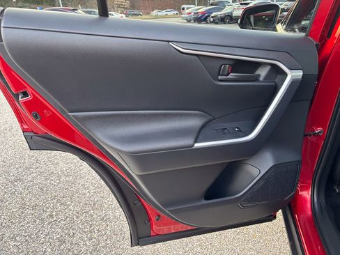 Certified 2021 Toyota RAV4 SE image 42