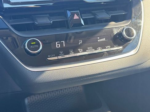 Used 2022 Toyota Corolla LE image 18