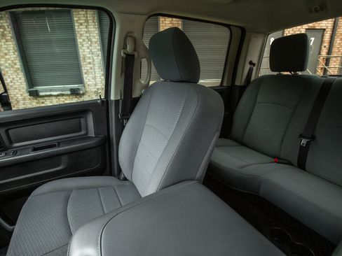 Used 2017 RAM 2500 Tradesman w/ Chrome Appearance Group image 21