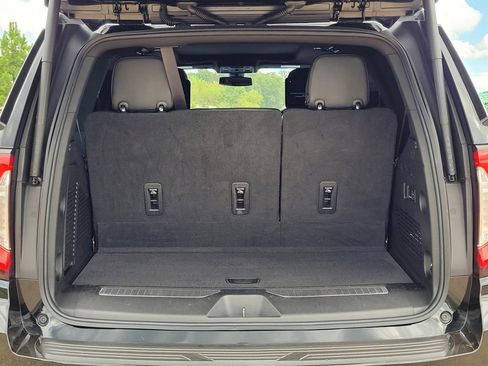 Used 2022 GMC Yukon AT4 image 8