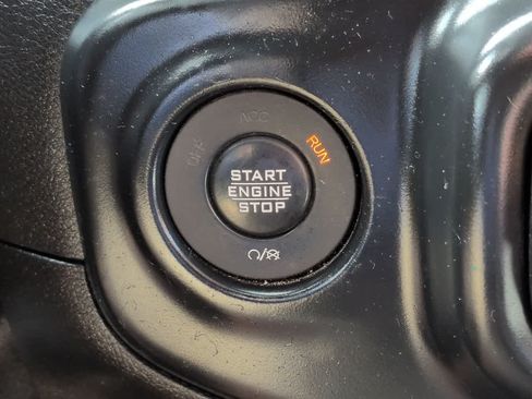 Used 2018 Jeep Wrangler Unlimited Sport S AWD/4WD image 26