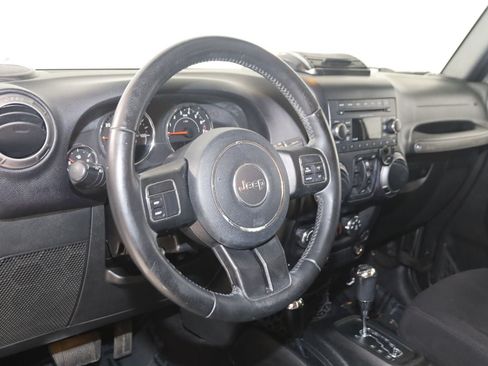 Used 2017 Jeep Wrangler Unlimited Sport w/ Quick Order Package 24S AWD/4WD image 6