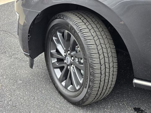 Used 2019 Ford Expedition Limited w/ Equipment Group 301A image 26