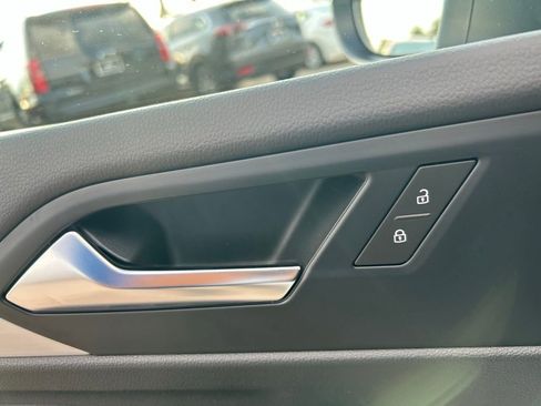 Used 2025 Volkswagen Jetta S image 43