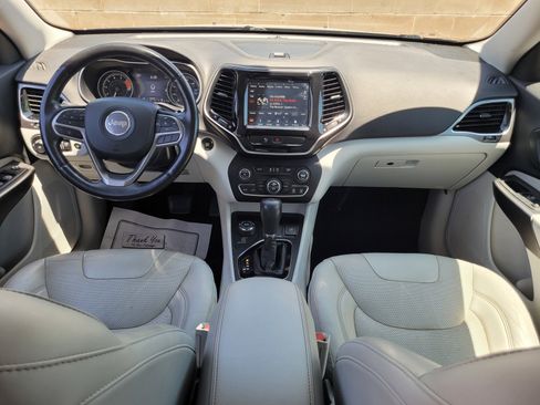 Used 2019 Jeep Cherokee Limited AWD/4WD image 16