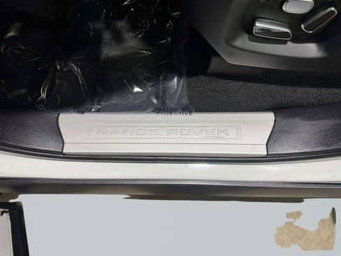 Used 2015 Land Rover Range Rover Supercharged image 16