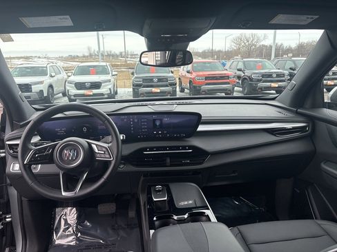 Used 2025 Buick Enclave Preferred image 24