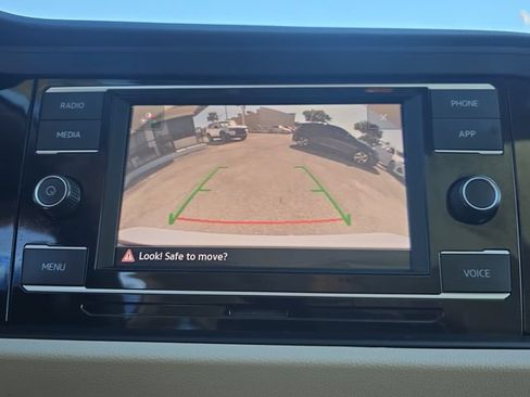 Used 2024 Volkswagen Jetta SE FWD image 19