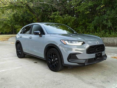 Used 2025 Honda HR-V Sport image 2