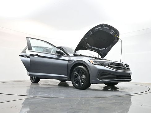 Used 2023 Volkswagen Jetta SE FWD image 41
