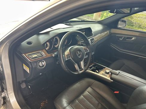 Used 2014 Mercedes-Benz E 550 4MATIC Sedan image 6